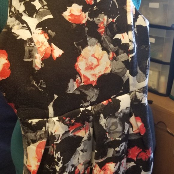 Lord & Taylor - Picture 2 of 5